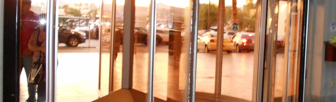 Storefront Glass Repair Cost in Country Club